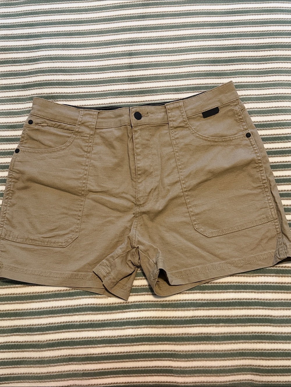 Wrangler Women’s Flat Front Khaki Linen Cotton Blend Front Pocket Shorts